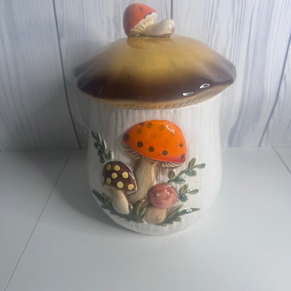 1976 Sears Roebuck & Co MERRY MUSHROOM Canister / Cookie Jar 11” Vintage Flaw